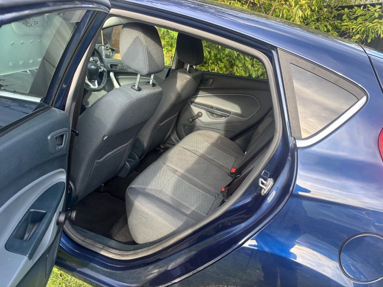 2011 Ford Fiesta 1.4 Titanium 5dr HATCHBACK Petrol Manual
