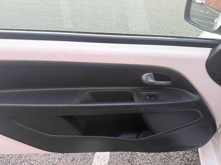 2014 Volkswagen up! 1.0 Move up! Euro 5 3dr HATCHBACK Petrol Manual