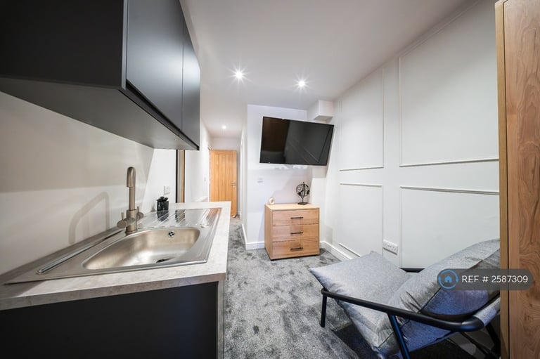 1 bedroom in Chichester Road, Portsmouth, PO2 (#2587309)