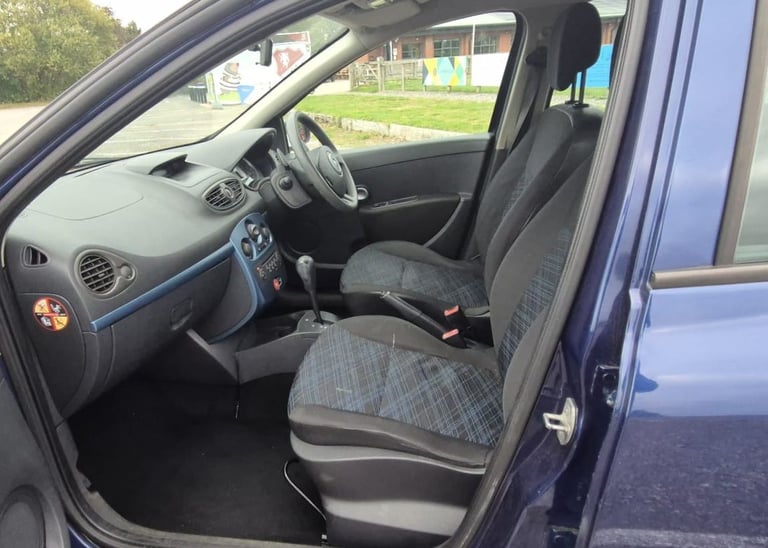Automatic. Great specification. 2008/58 Renault Clio Expression 1.6 Petrol 5 door