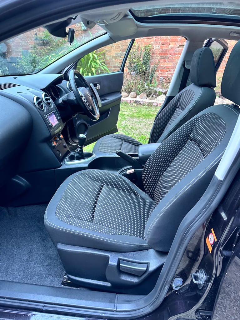 2010 Nissan Qashqai 1.5 dCi N-Tec 5dr HATCHBACK Diesel Manual