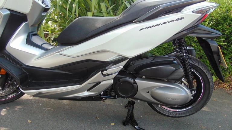 Honda NSS 300 A-K FORZA 2019 AUTOMATIC SCOOTER FSH FAST ECONMICAL ULEZ 