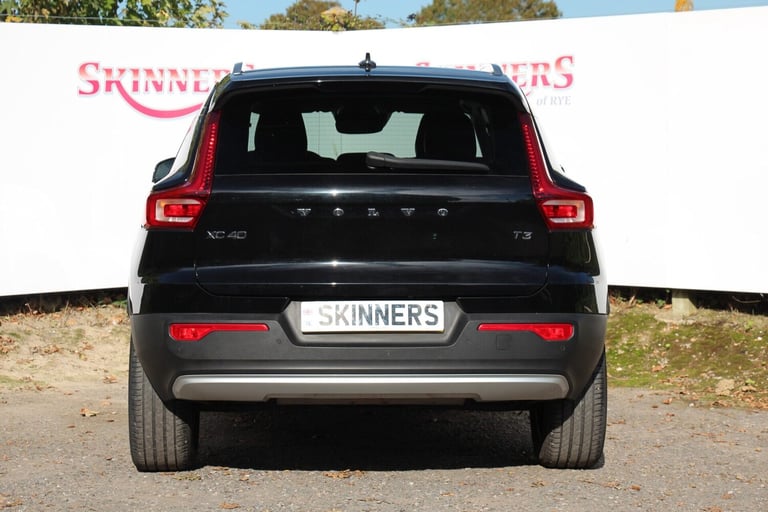 2022 Volvo XC40 T3 INSCRIPTION Estate Petrol Automatic