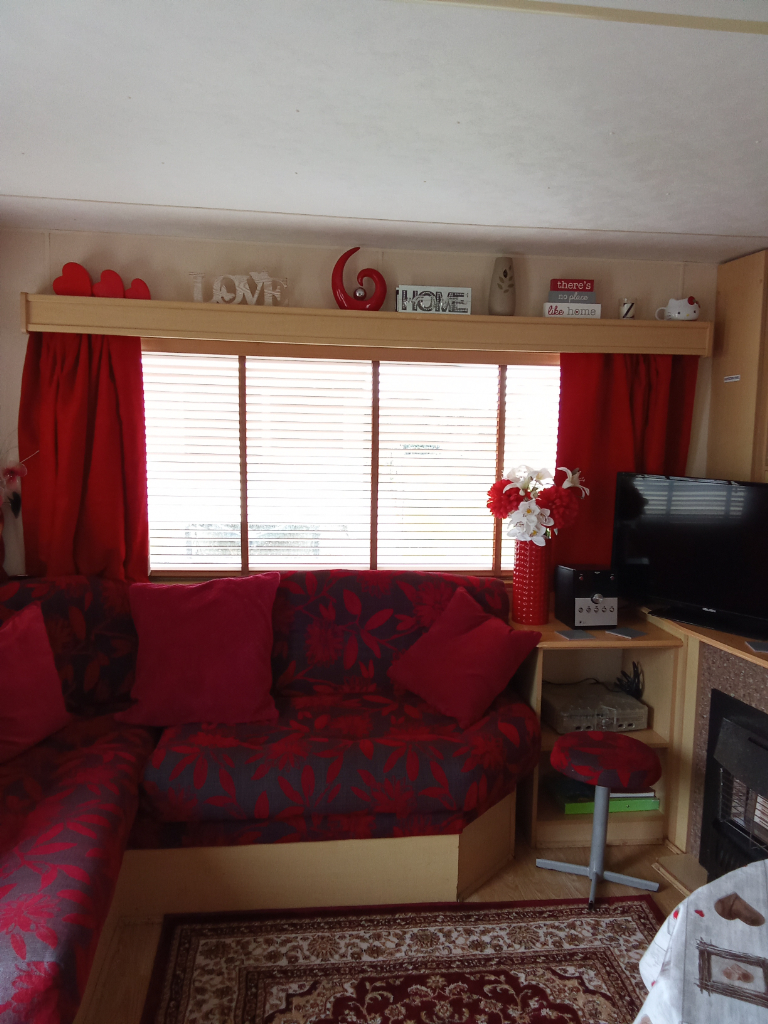 Beautiful 8 Berth 3 bedroom static caravan to rent on Happy Days Towyn North Wales
