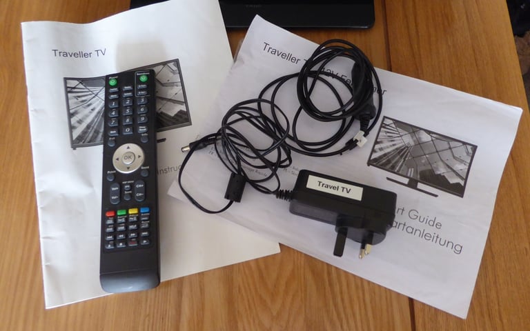 Cello ZRTMF0222 12 volt and mains 22 inch Traveller Caravan TV Freeview HD DVD  