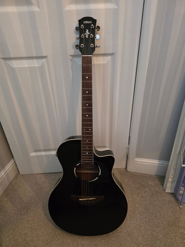 Yamaha APX500 Electro Acoustic 