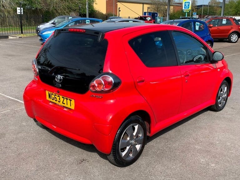 Toyota AYGO VVT-I MOVE WITH STYLE