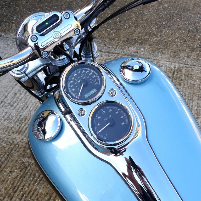  2006 Harley-Davidson FXDL Low Rider – Stunning 1-Owner, Low Mileage Example
