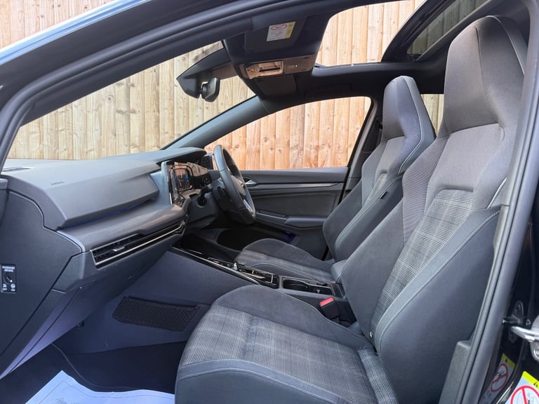 2024 24 VOLKSWAGEN GOLF GTD MK8 DSG 2.0 TDI 5DR *PANORAMIC ROOF* *HEATED SEATS*