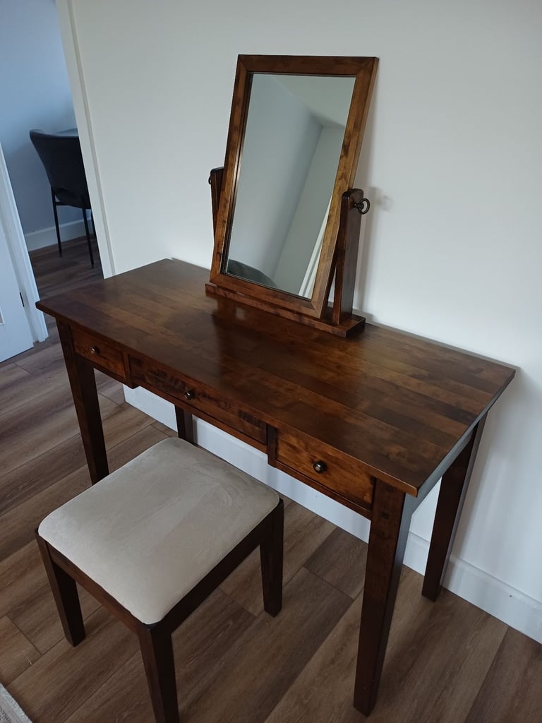 Laura Ashley Garrat Chestnut Dressing Table, Mirror And Stool.