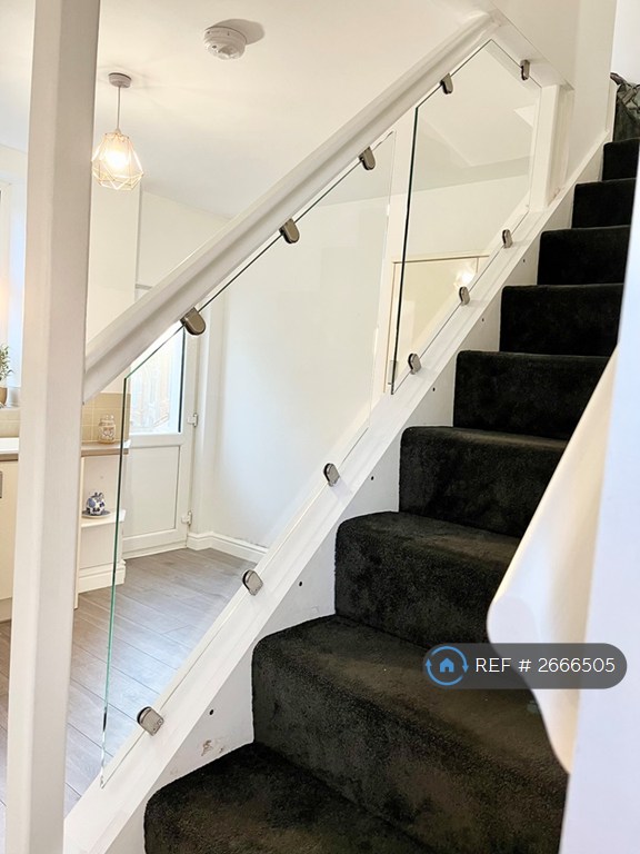 3 bedroom house in Regent Street, Padfield, Glossop, SK13 (3 bed) (#2666505)