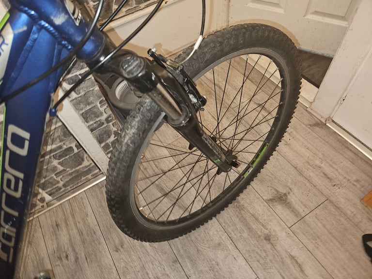 Carrera valour mountain bike