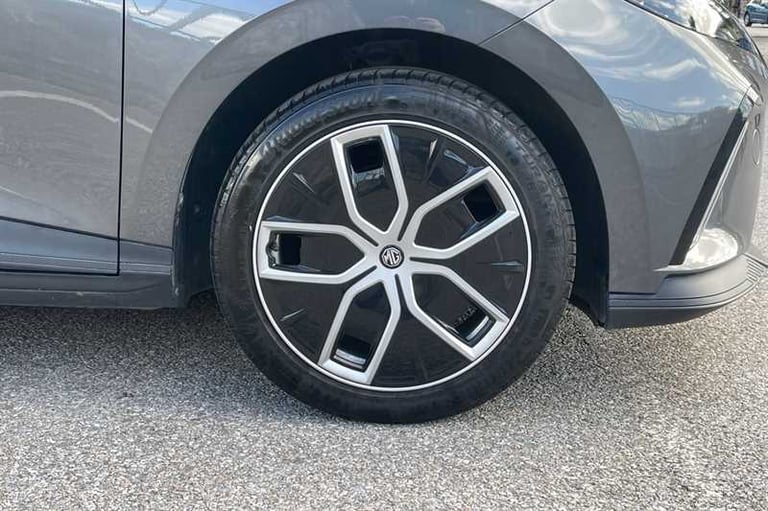2023 MG MG4 64kWh Trophy Long Range Hatchback 5dr Electric Auto (203 ps) Hatchback Electric Autom...