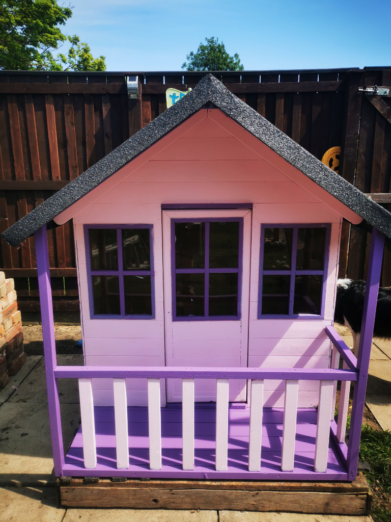 Childs outdoor playhouse