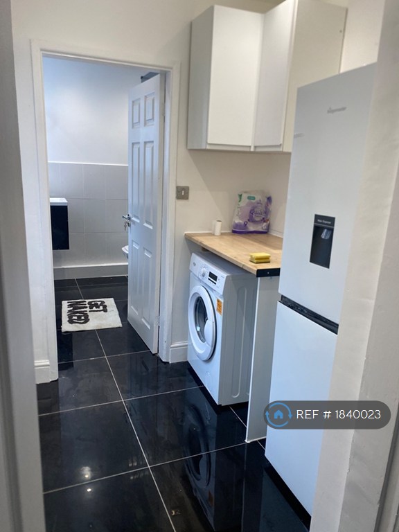 2 bedroom house in Hovis Street, Manchester, M11 (2 bed) (#1840023)
