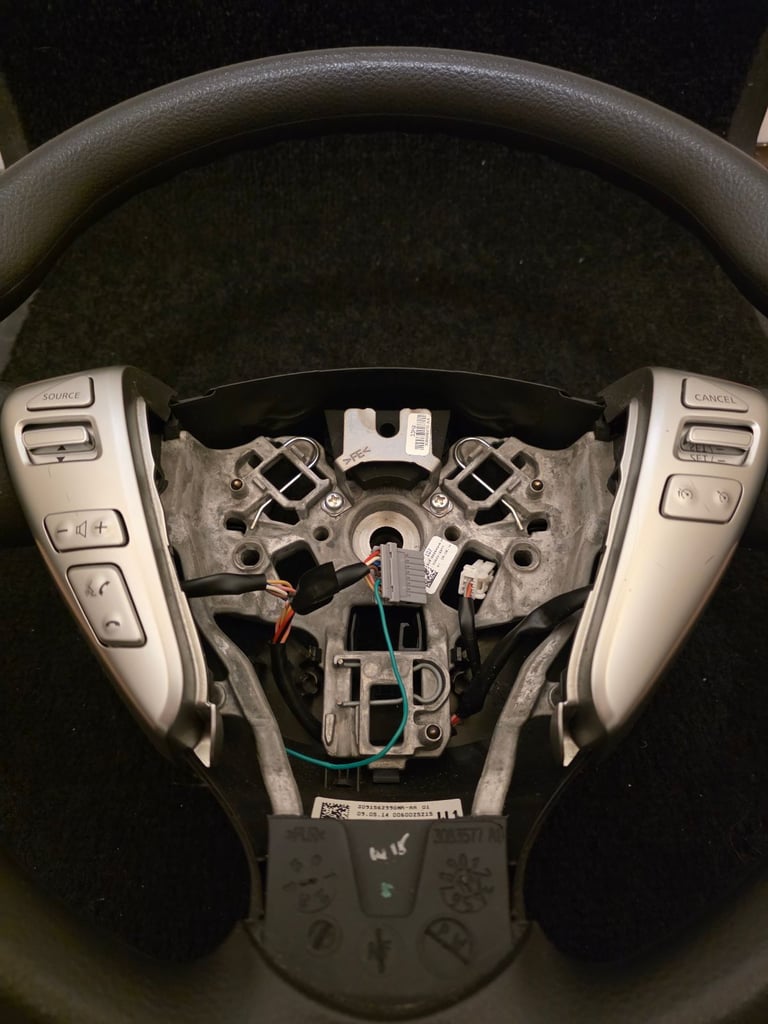 Nissan Note E12 Steering Wheel