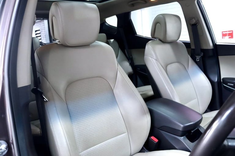2014 Hyundai Santa Fe 2.2 CRDi Premium SE SUV 5dr Diesel Auto 4WD Euro 5 (7 seat) (194 bhp) ESTAT...
