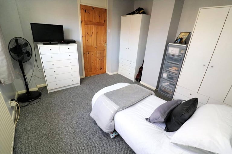 🌈Modern Single Room in Recently Renovated Flat with Garden | Prime Location, E14! 