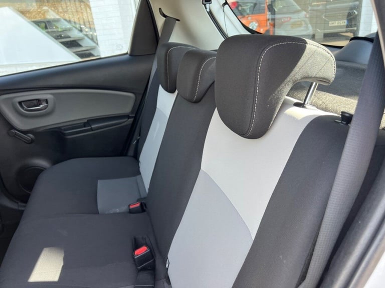 Toyota Yaris 1.5 VVT-i Icon 5dr - REAR CAMERA - BLUETOOTH - Petrol