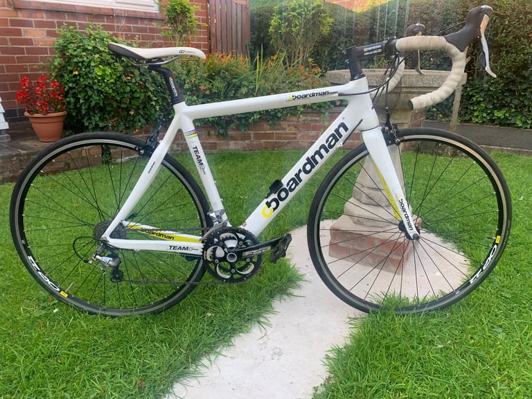 BOARDMAN TEAM C FULL CARBON ROAD BIKE,53cm FRAME,TIAGRA SHIFTERS/105 GEARS,FSA CRANK