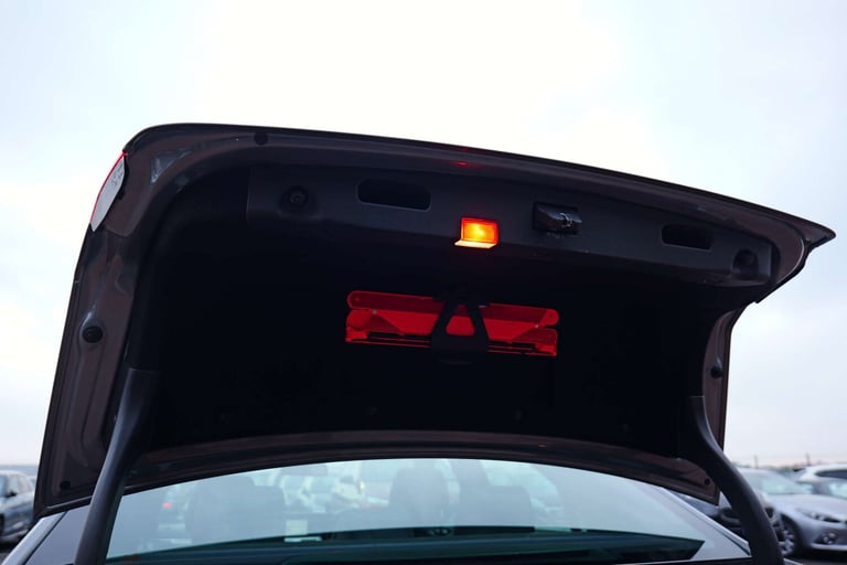 2015 Mercedes-Benz E Class 2.1 E220 AMG Line Bluetec Auto 4dr Saloon Diesel Automatic