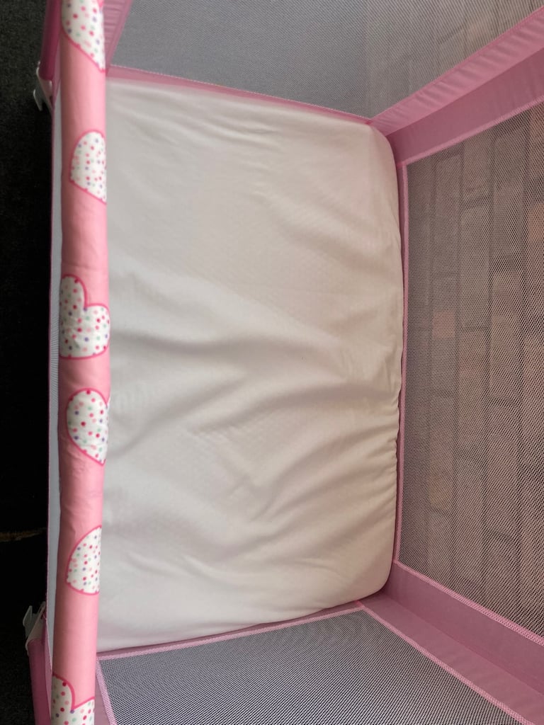 Travel cot