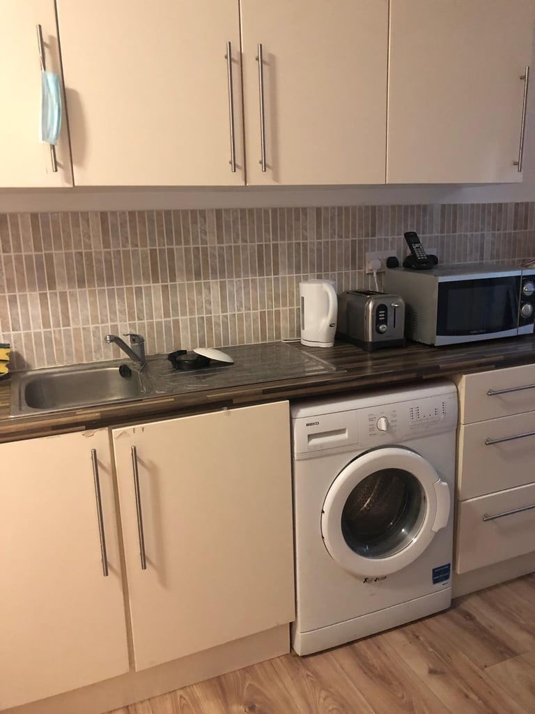  Spacious & Cosy double Room for Rent IG1 4UH