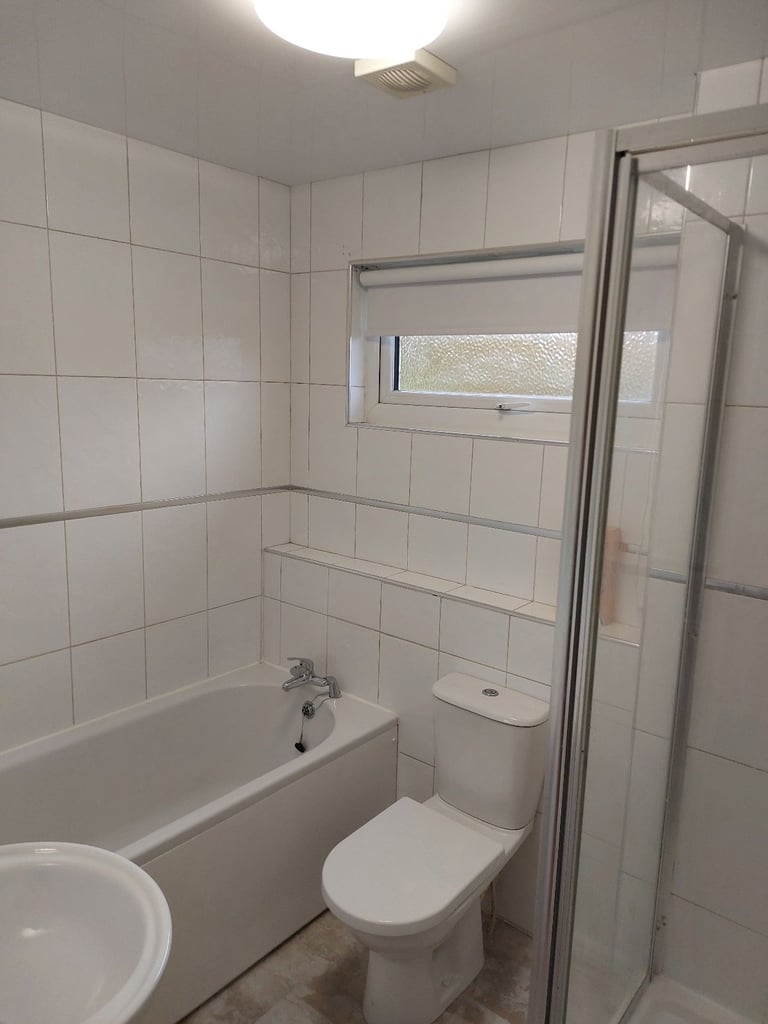 🏡 1-Bedroom Flat to Let – Peaceful Location Overlooking Hogganfield Loch