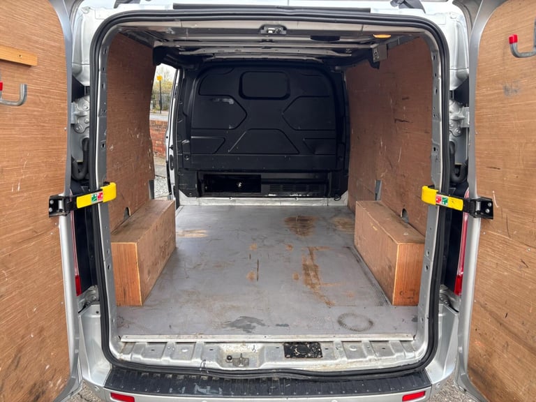 2017 Ford Transit Custom 2.0 TDCi 130ps Low Roof Limited Van PANEL VAN DIESEL Manual