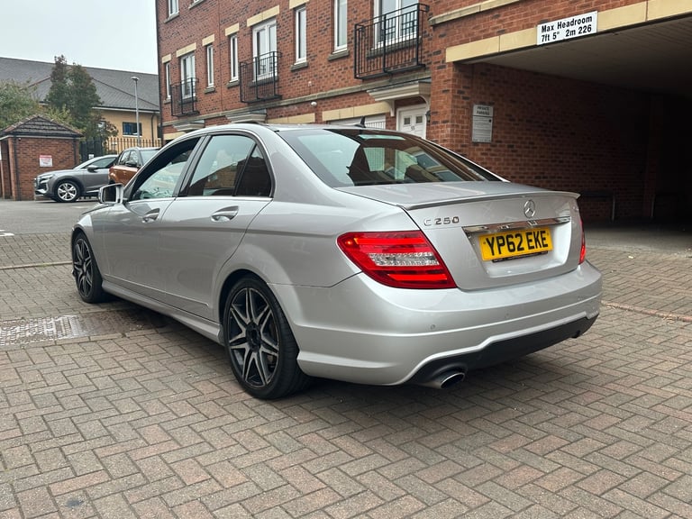 Mercedes-Benz, C CLASS, Saloon, 2012, Semi-Auto, 2143 (cc), 4 doors