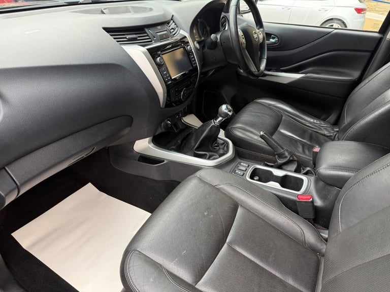 2016 Nissan Navara Double Cab Pick Up Tekna 2.3dCi 190 4WD PICK UP DIESEL Manual