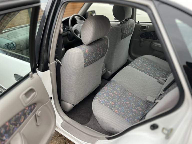 1997 Toyota Corolla 1.3 GS 5dr Auto HATCHBACK Petrol Automatic