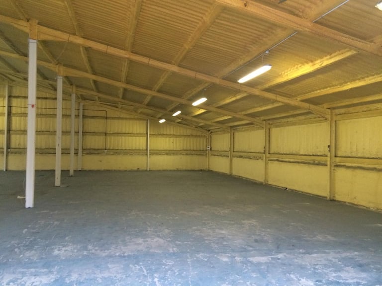 CLASSIC CAR STORAGE - INDOOR JUST £150 PM - HAMPSHIRE - TRANSPORT AVAILABLE