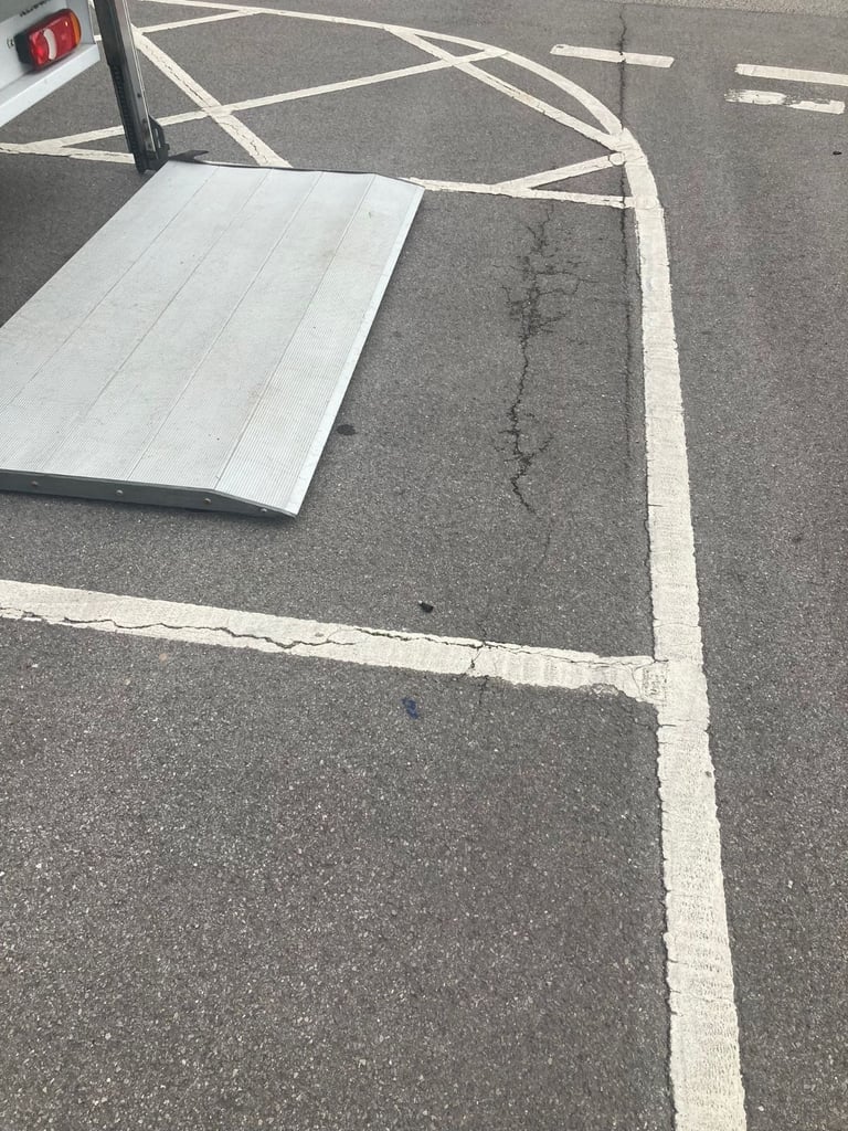 Renault MASTER, Luton L3 tail lift, 2021, Manual, 2298 (cc)