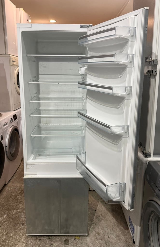 Siemens Fridge Freezer With Free Delivery N Warranty 