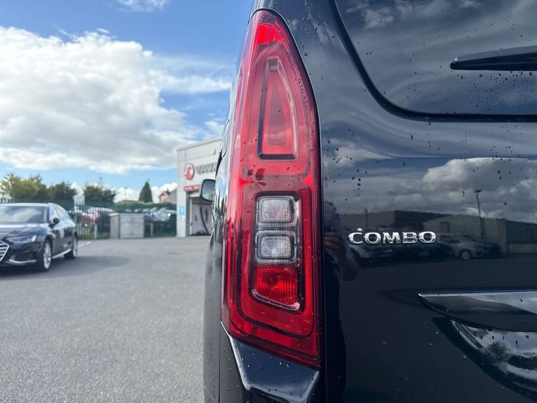 2022 Vauxhall Combo Life 1.5 Turbo D SE 5dr [7 seat] MPV DIESEL Manual