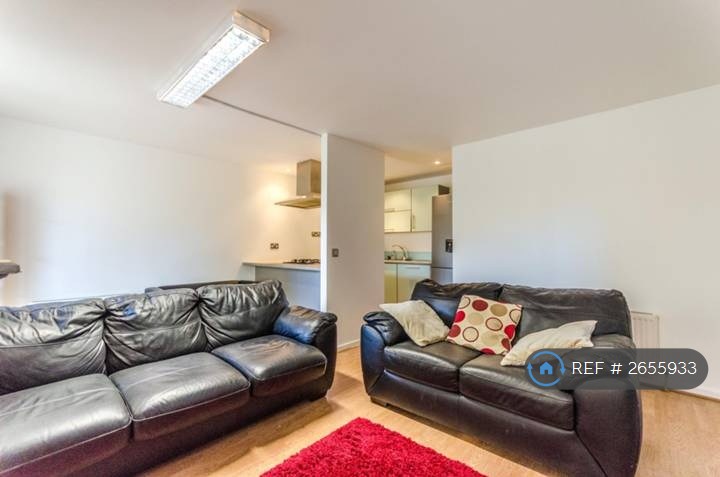 2 bedroom flat in Pelling Street, London, E14 (2 bed) (#2655933)