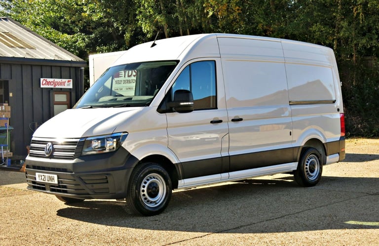 image for VOLKSWAGEN CRAFTER 140HP AIRCON TRENDLINE MWB HIGH ROOF EURO 6 CR35 White Manua