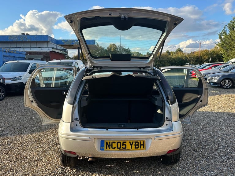 2005 Vauxhall Corsa 1.4i 16v Design 5dr (a/c) HATCHBACK Petrol Automatic