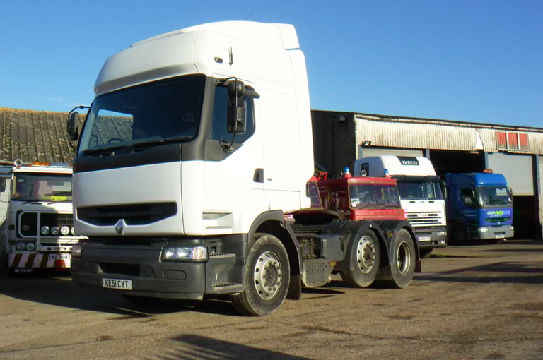 51-plate Renault Premium 420CDi, High Roof, 6x2, ZF 16speed gearbox, 