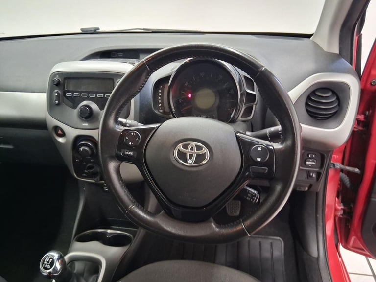 2017 Toyota AYGO 1.0 VVT-i x-play Hatchback 5dr Petrol Manual Euro 6 (68 ps) HATCHBACK Petrol Manual