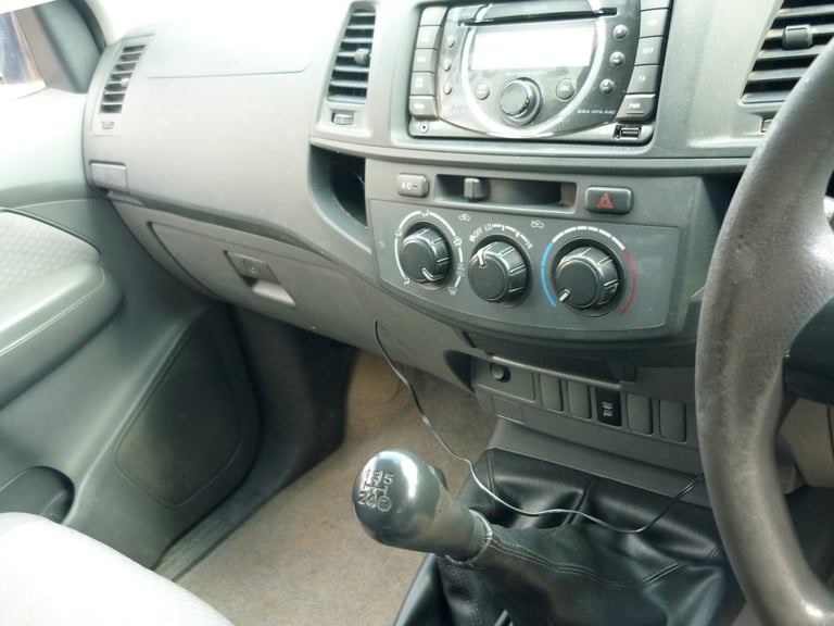 2013 Toyota Hilux HL2 D/Cab Pick Up 2.5 D-4D 4WD 144 PICK UP Diesel Manual