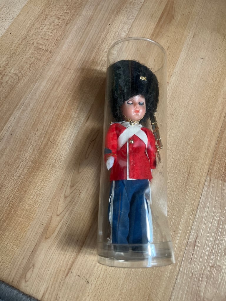 Vintage souvenir dolls 