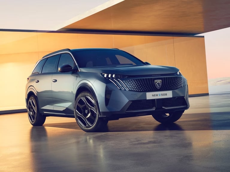 image for NEW Peugeot 5008 GT hybrid 2025 black
