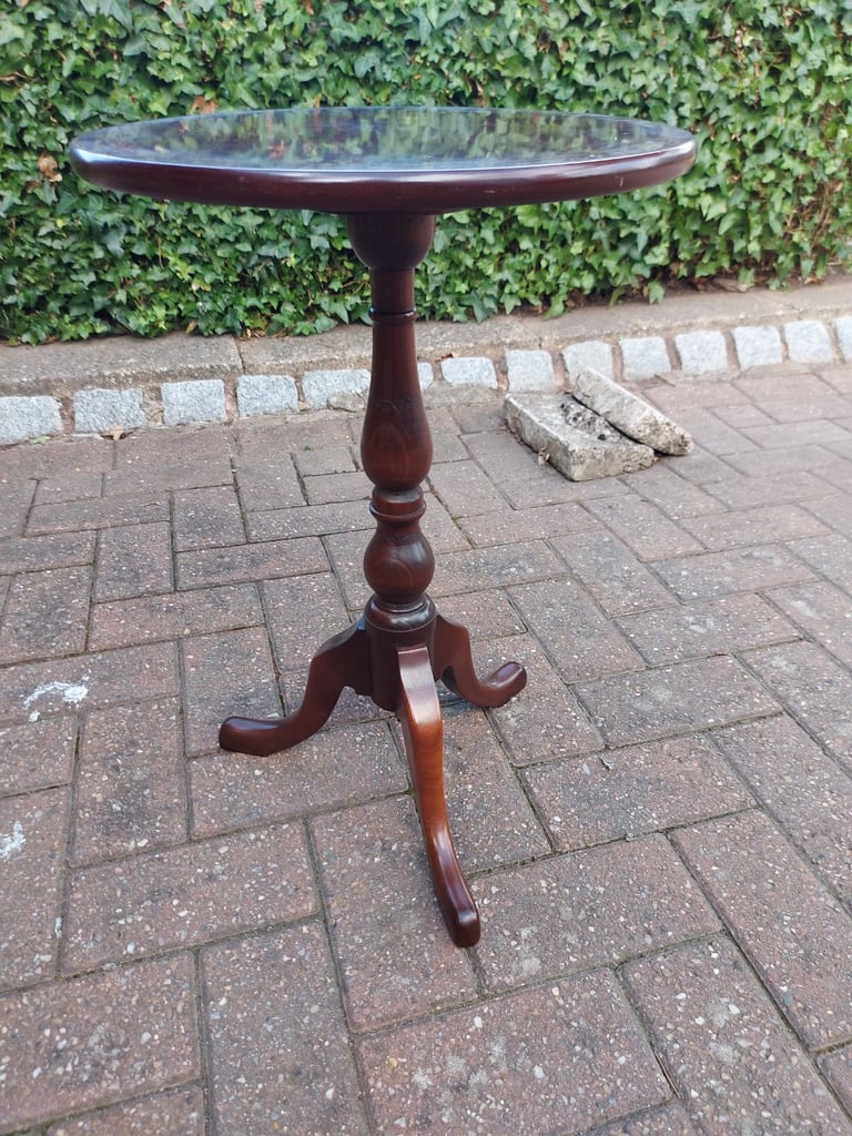 Side coffee table 