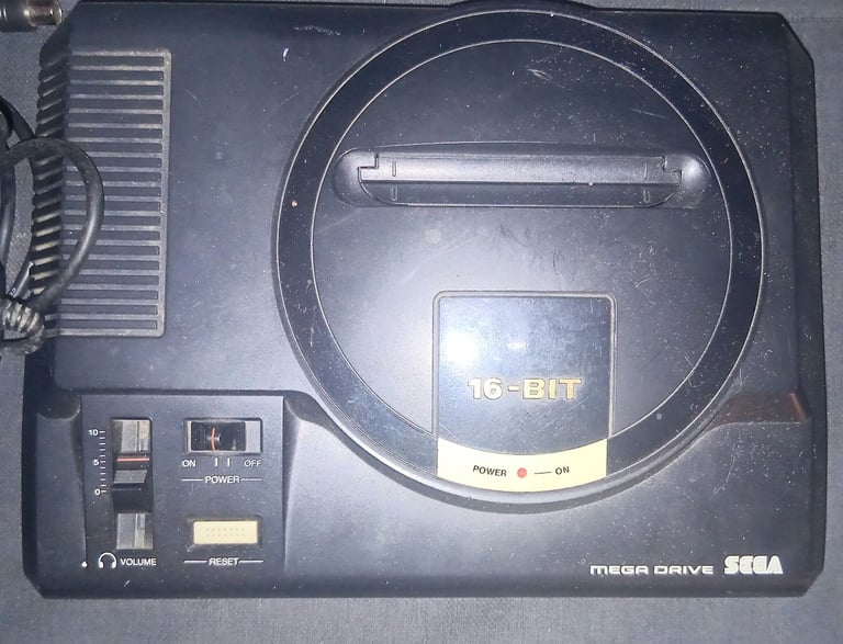 image for SEGA MEGA DRIVE 16BIT with 2 controllers and 2 games