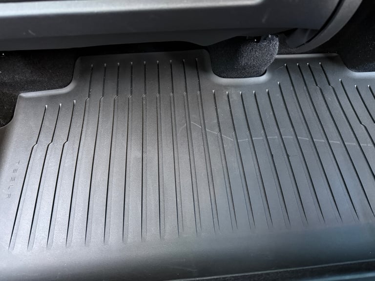 Original Tesla Model Y set of rubber mats - x5