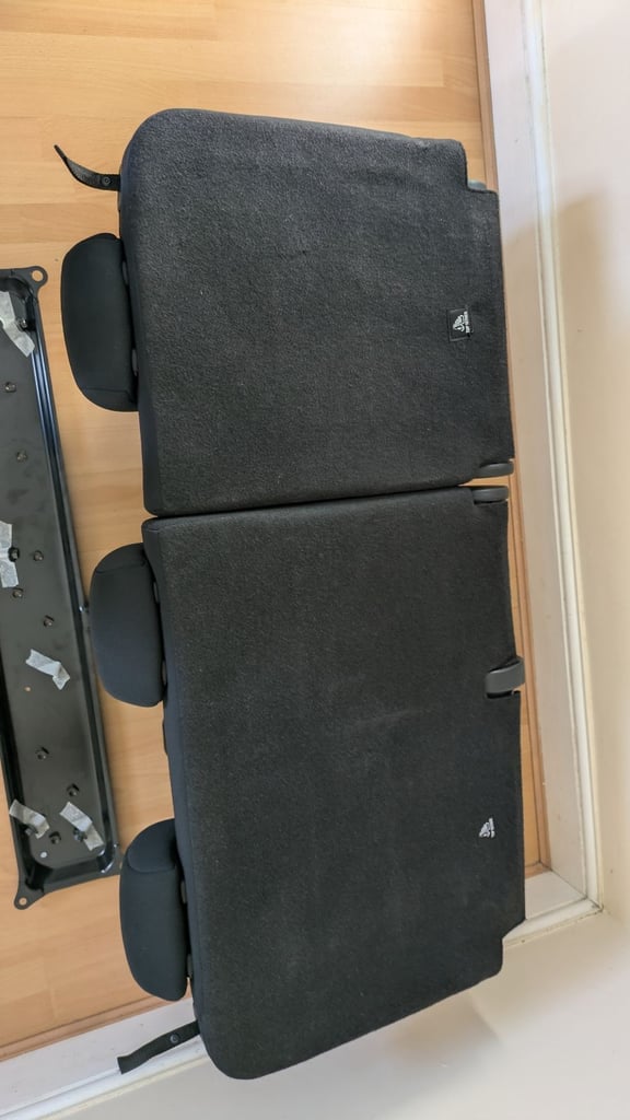 Nissan NV200 combi 2016 middle row of seats