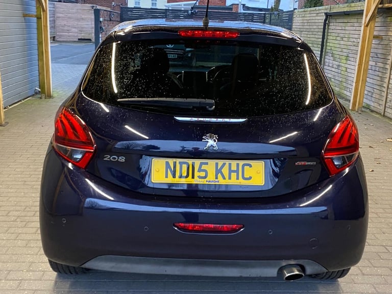 PEUGEOT 208 1.2 PureTech GT Line 2015