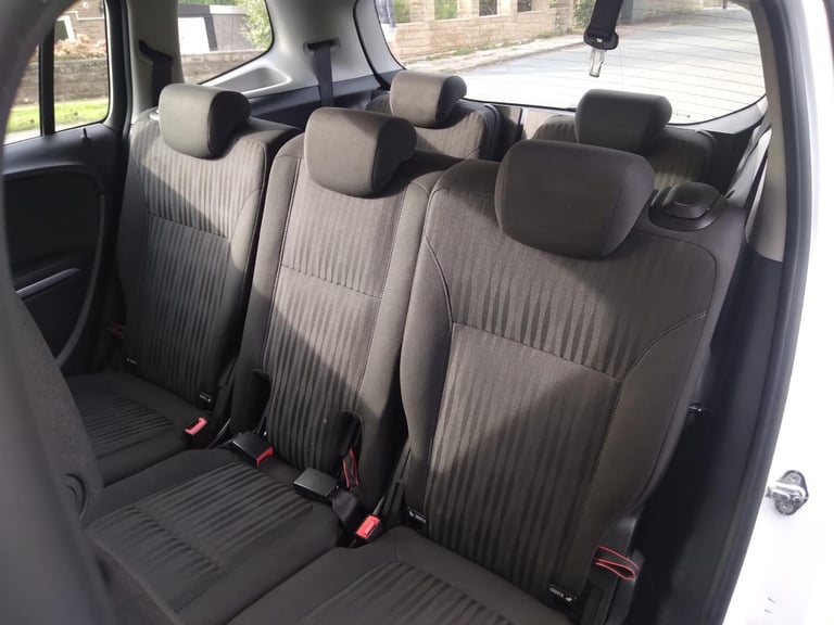 image for 2013 62'reg Vauxhall Zafira Tourer 1.8 Exclusiv 7 Seater
